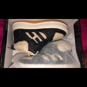 Toddler winter sneakers